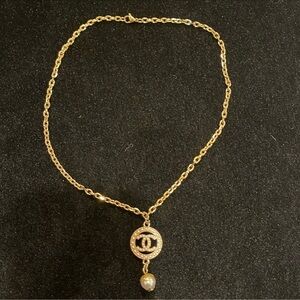 Fashion jewelry vintage logo pearl drop pendant chain necklace